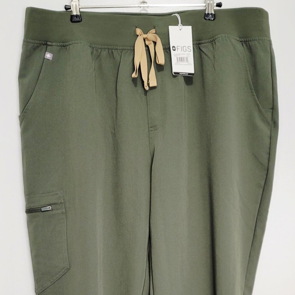 NWT FIGS "Casma" Three-Pocket Scrub Top & "Zamora" Joggers Scrub Pants-Sz:2 XLrg - Picture 6 of 17